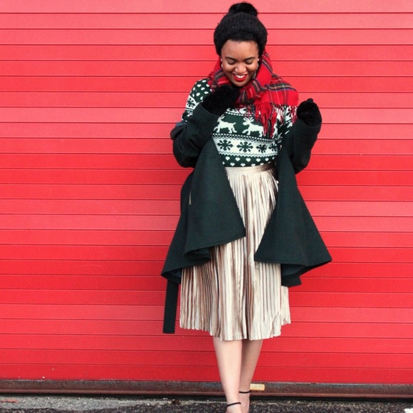 Boutique Kati Satin Pleated Midi Skirt - Picture 4 of 4